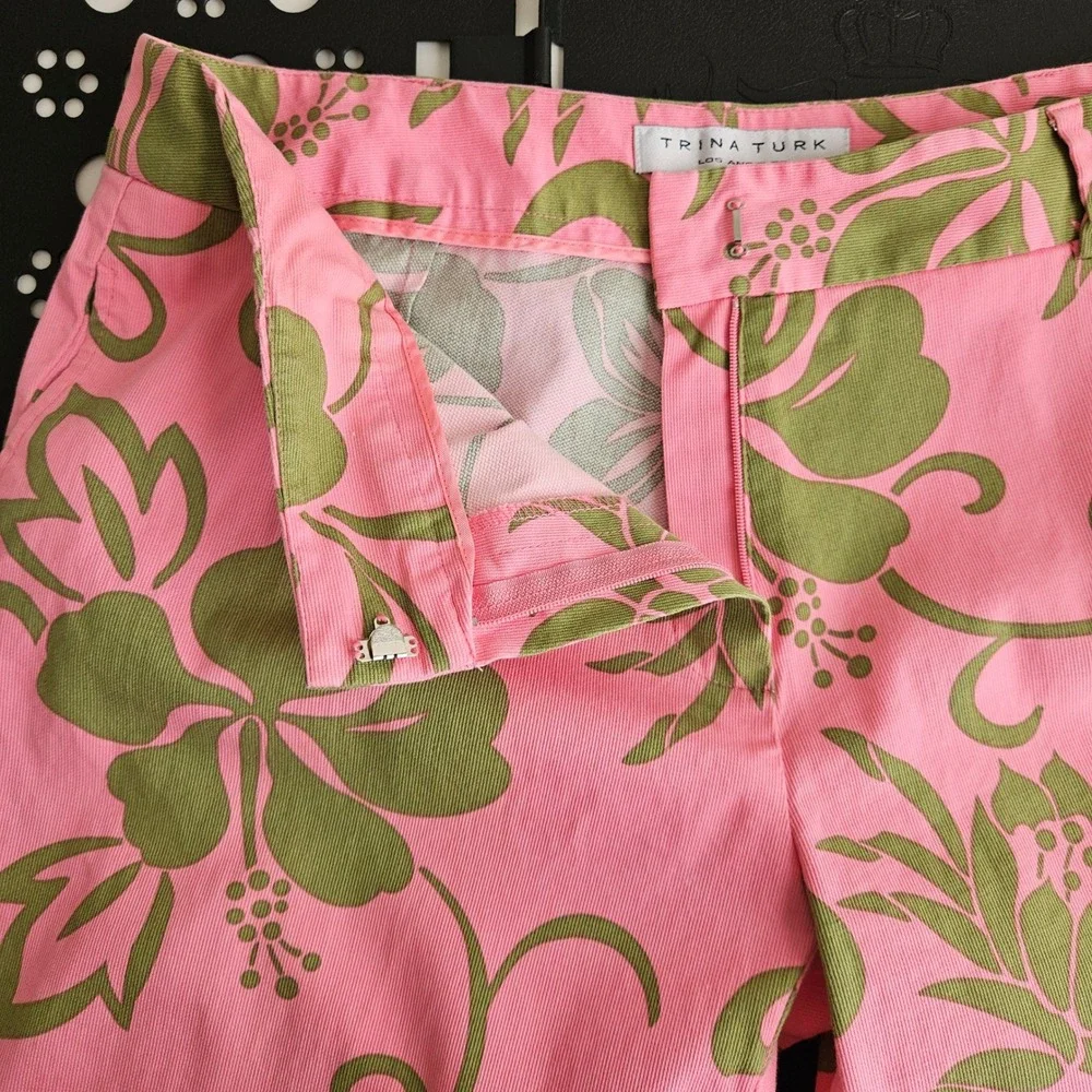 Trina Turk Bermuda Shorts Womens 12 Pink Green Floral Hibiscus Tropical FLAWS
